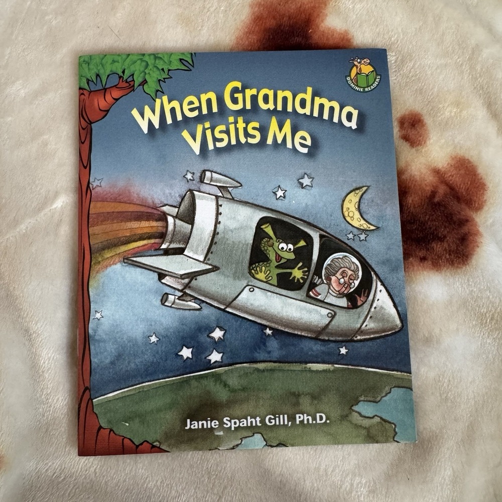 2004 When Grandma Visits Me Paperback Vintage Book